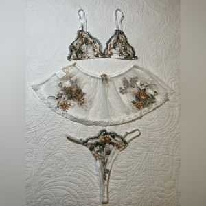 Romwe 3 piece lingerie set. White mesh with embroidery and lace. Size small.